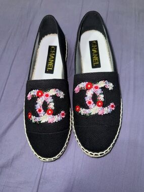 CHANEL Black Canvas Espadrilles with Floral Embroidered CC